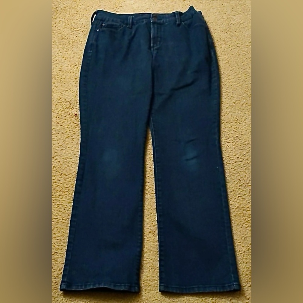 🔷 NYDJ Marilyn Straight 5 Pocket  Size 8 Dark Blue Denim Jeans. 32” Inseam.